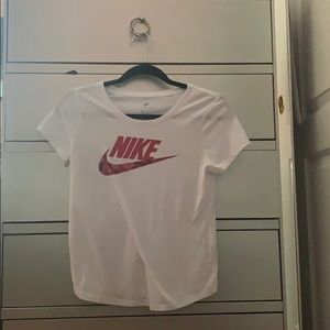 nike white shirt pink nike symbol